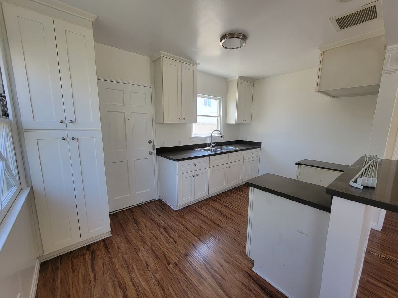 13626 Leadwell St #626L - Photo 5 of 17