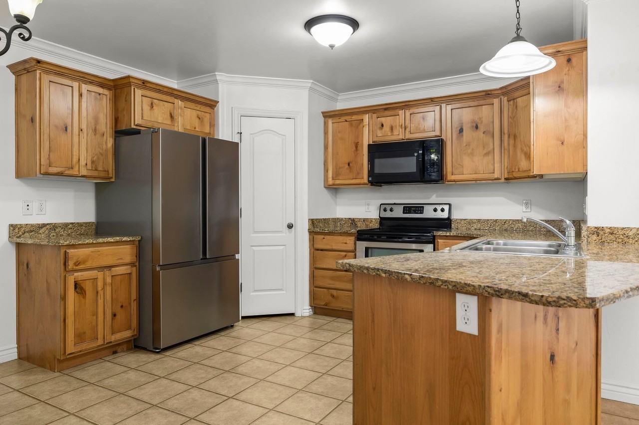 518 Sw #201 - Photo 3 of 22