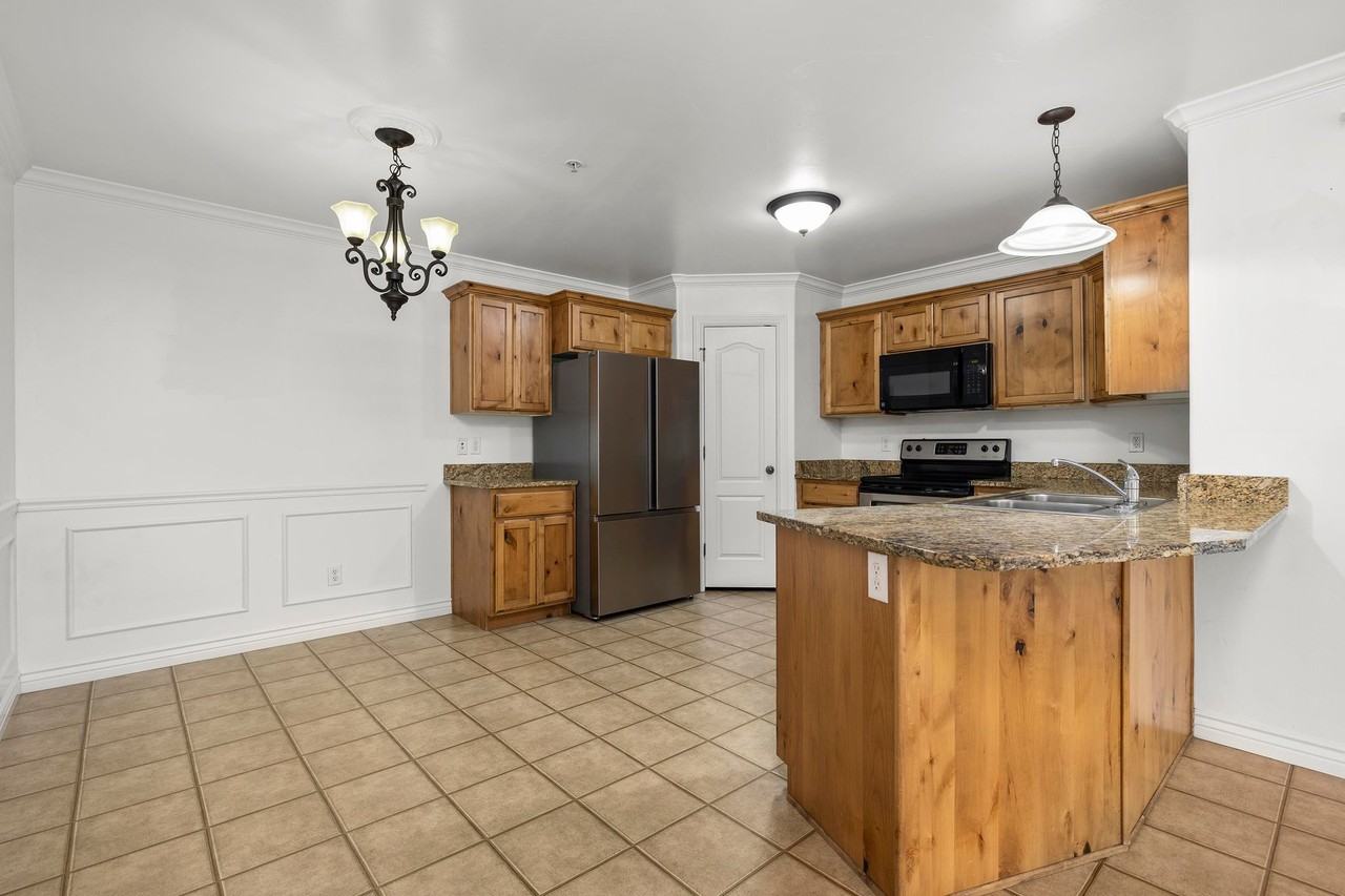 518 Sw #201 - Photo 4 of 22