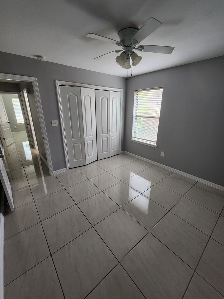 6148 Guadalupe River St - Photo 2 of 13