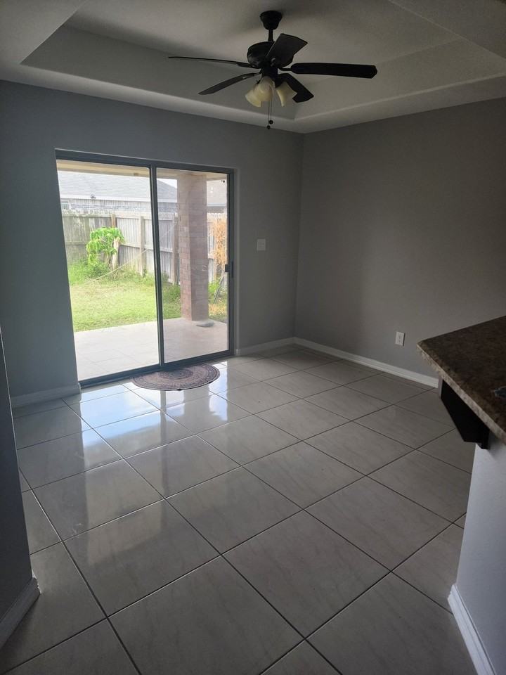 6148 Guadalupe River St - Photo 3 of 13