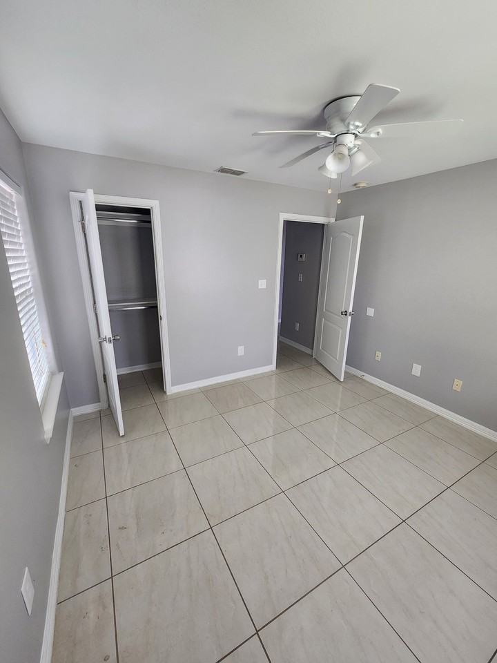 6148 Guadalupe River St - Photo 4 of 13
