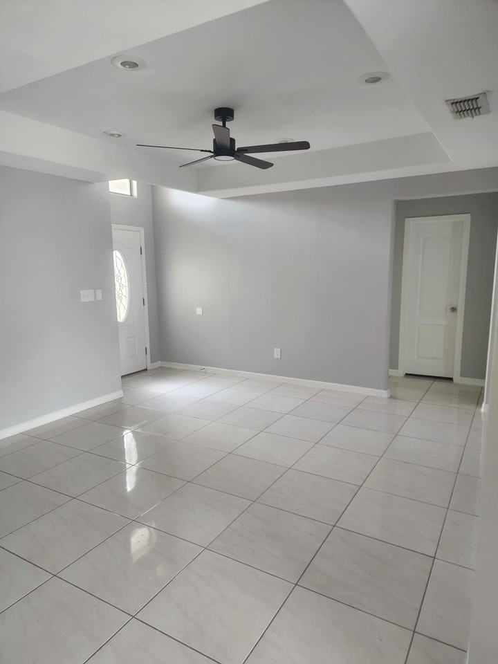 6148 Guadalupe River St - Photo 6 of 13
