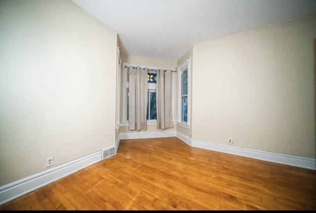 701 Bedford St #2 - Photo 4 of 20