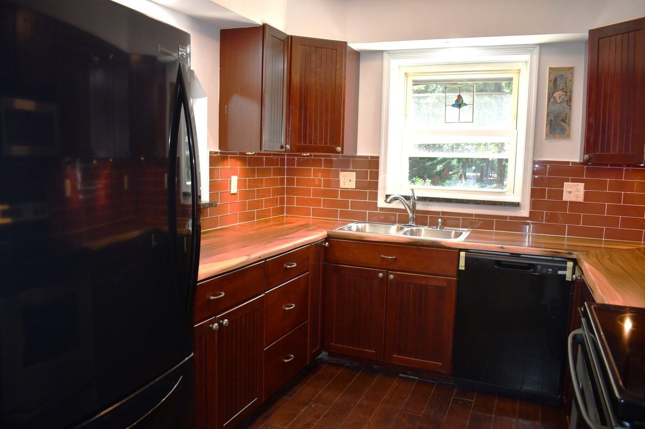 11601 Heron Dr - Photo 3 of 14
