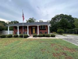 featured image of 412 Woods Ave #B