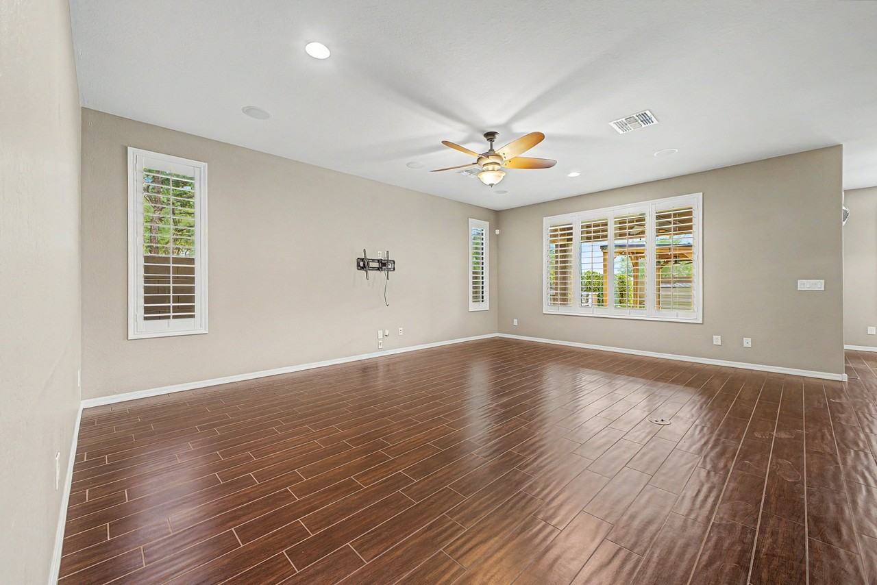 2539 W Rabjohn Rd - Photo 5 of 20