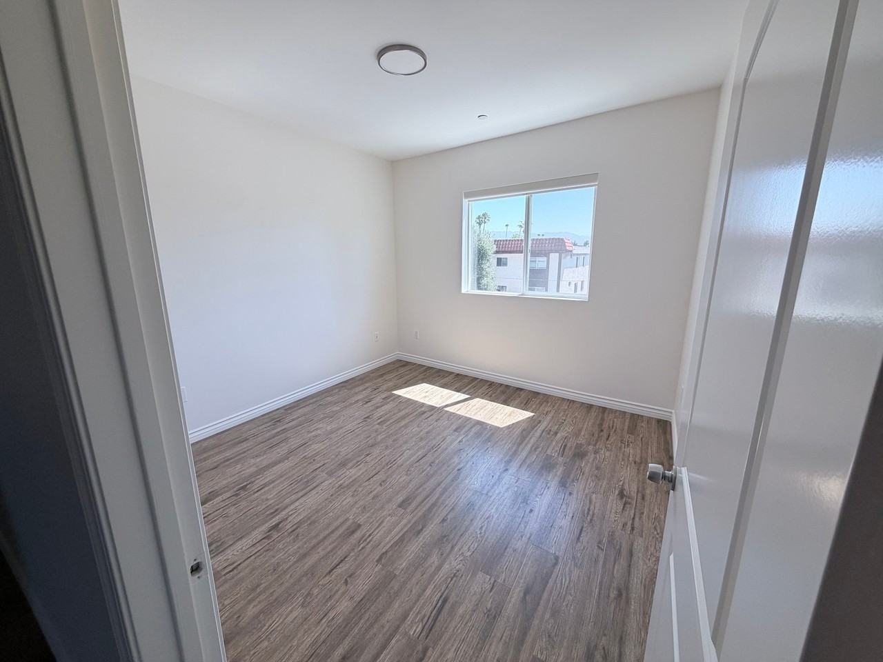 12405 Oxnard St #301 - Photo 4 of 12