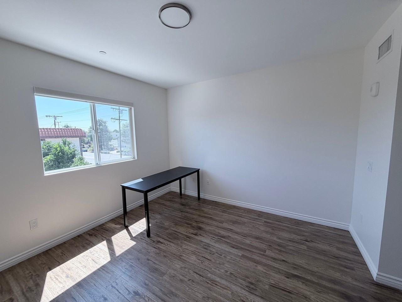 12405 Oxnard St #301 - Photo 5 of 12