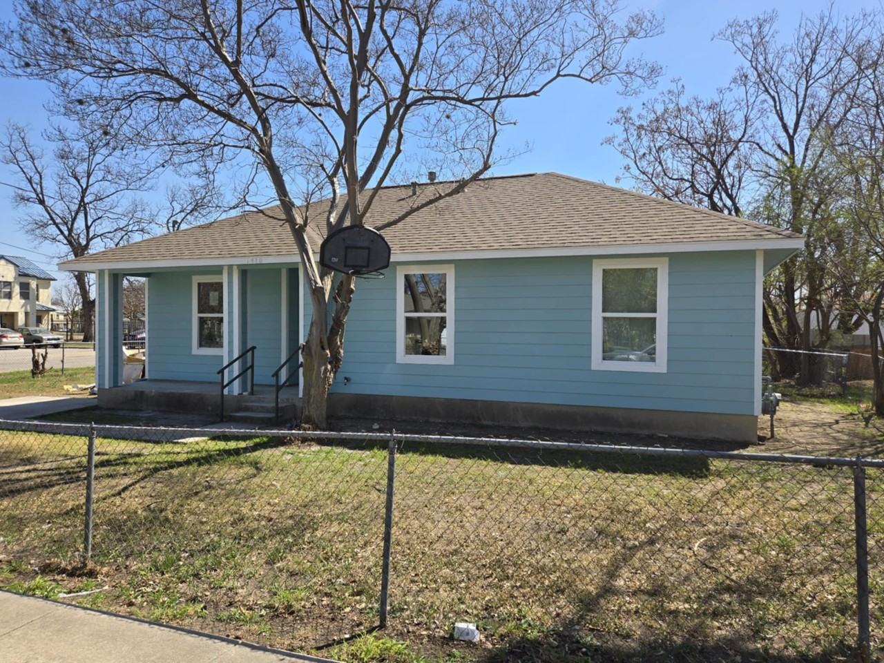 1410 Colima St - Photo 3 of 15
