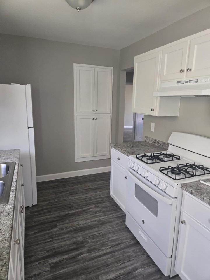 1410 Colima St - Photo 7 of 15