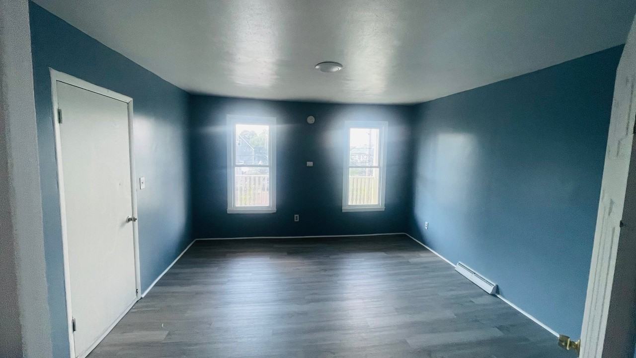 1415 Seymour Ave - Photo 5 of 14