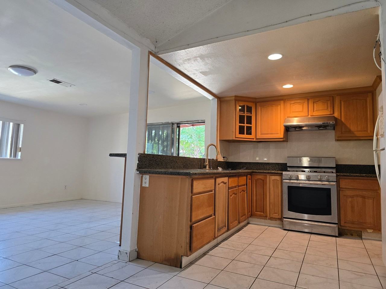 10650 Dilo St - Photo 2 of 10