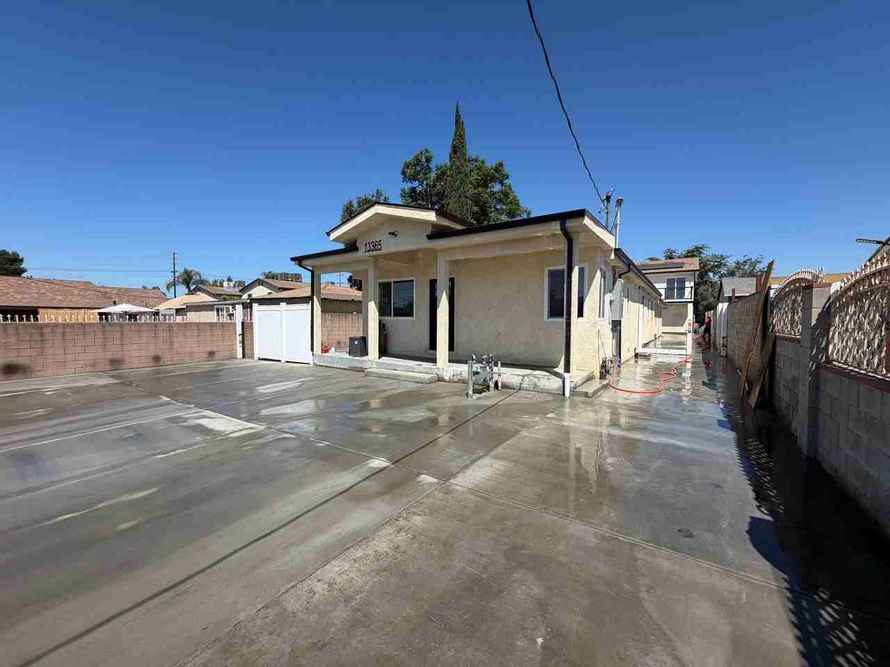 13365 Garber St - Photo 3 of 27