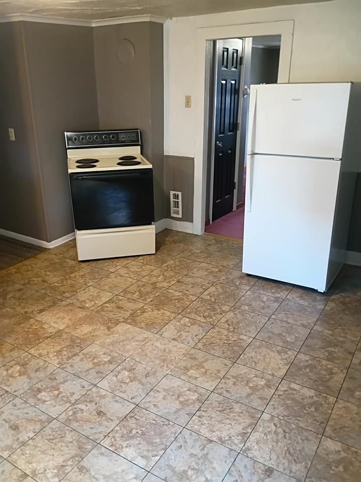 1610 Poplar St - Photo 4 of 9