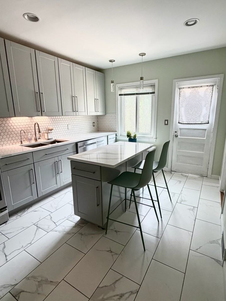 214 Norwood Ave - Photo 2 of 9