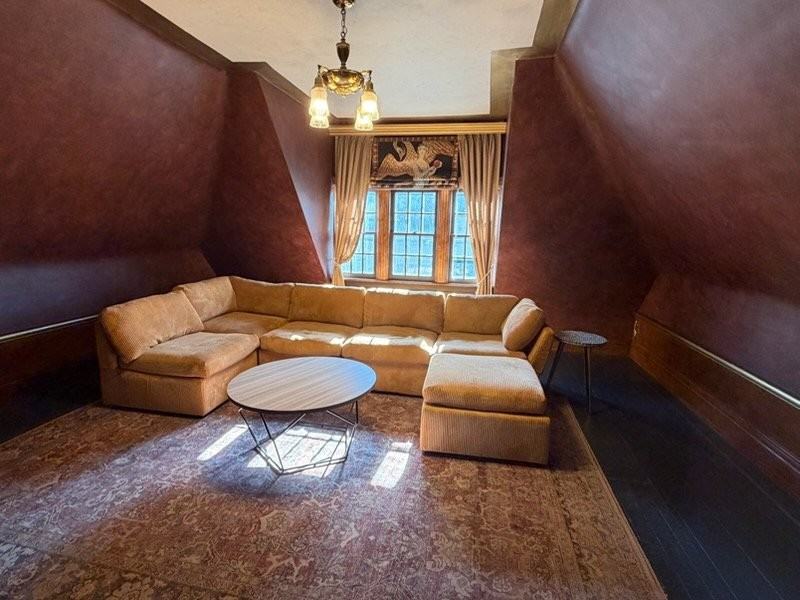 214 Norwood Ave - Photo 4 of 9