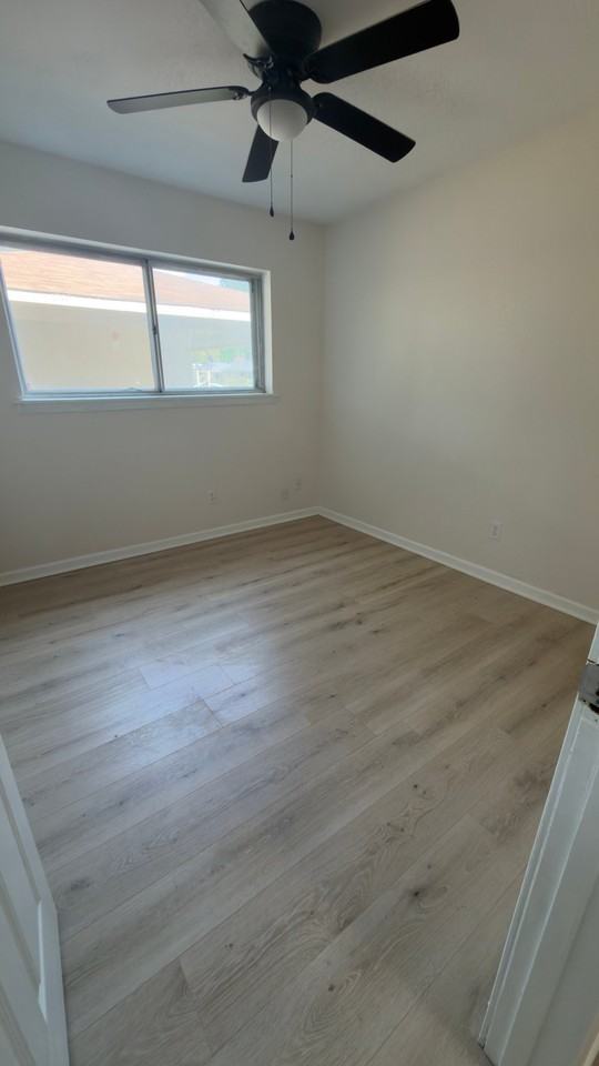 1915 Saturn St - Photo 4 of 15