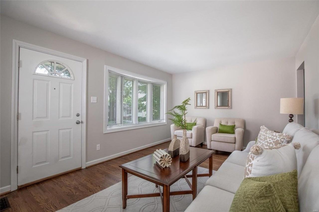 130 Saint Maurice Ln - Photo 3 of 20