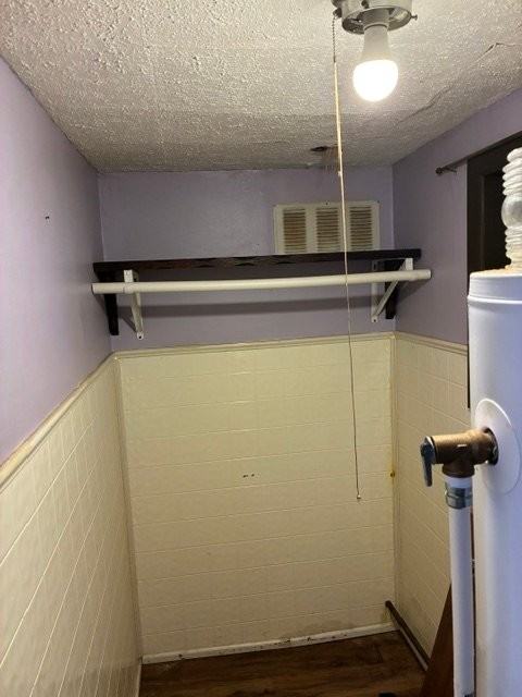 611 Oak St - Photo 6 of 7