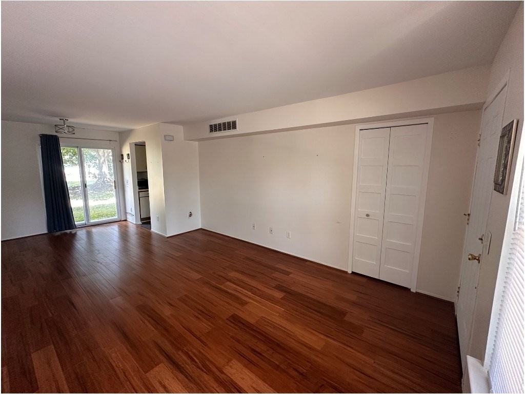 1642 Emerson Cir - Photo 4 of 20