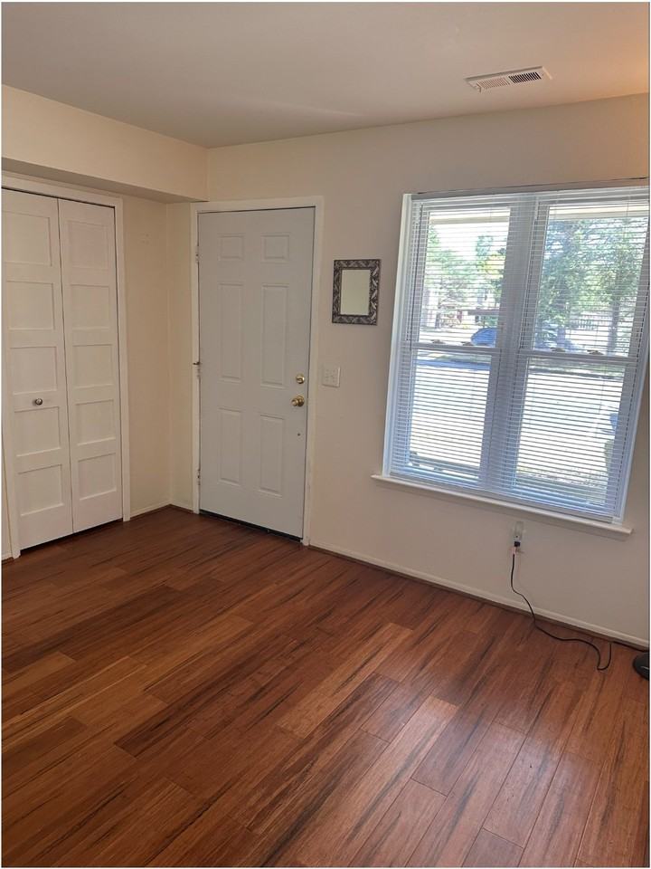 1642 Emerson Cir - Photo 5 of 20