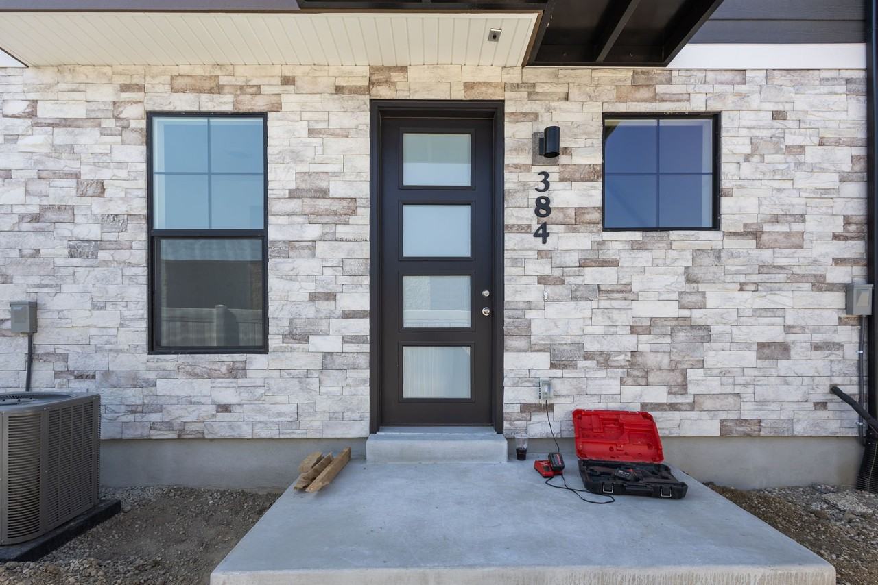 384 W Chadam Way - Photo 2 of 20