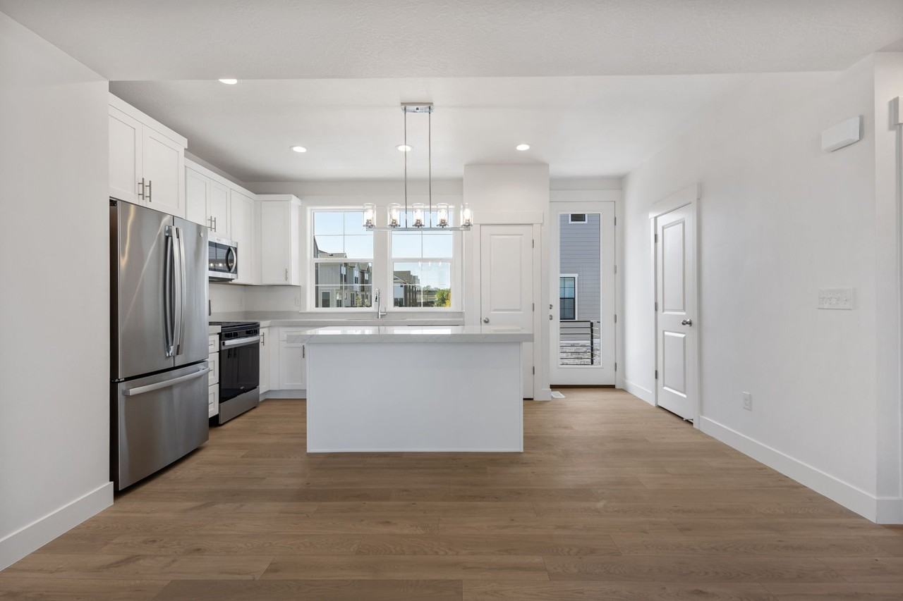 384 W Chadam Way - Photo 7 of 20