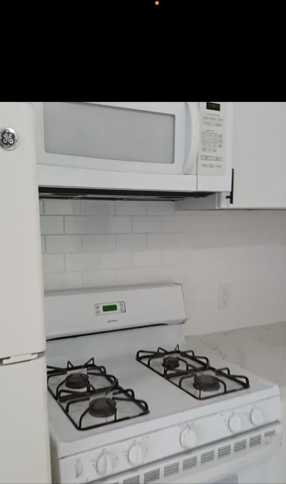 189 Lark St #2 - Photo 4 of 6