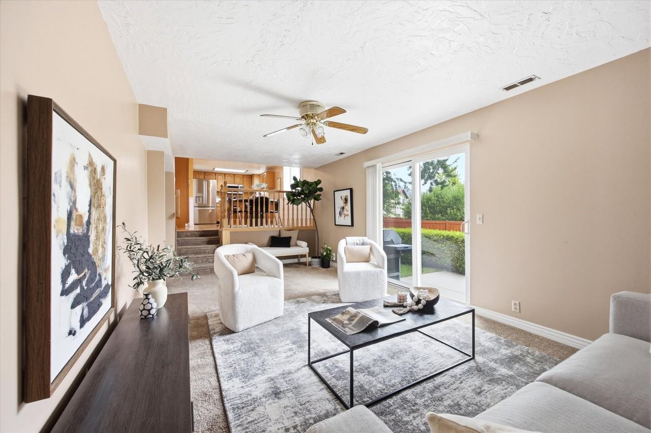 734 E Sandy Dunes Dr - Photo 4 of 20