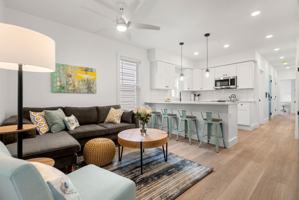 featured image of 621 E 8th St