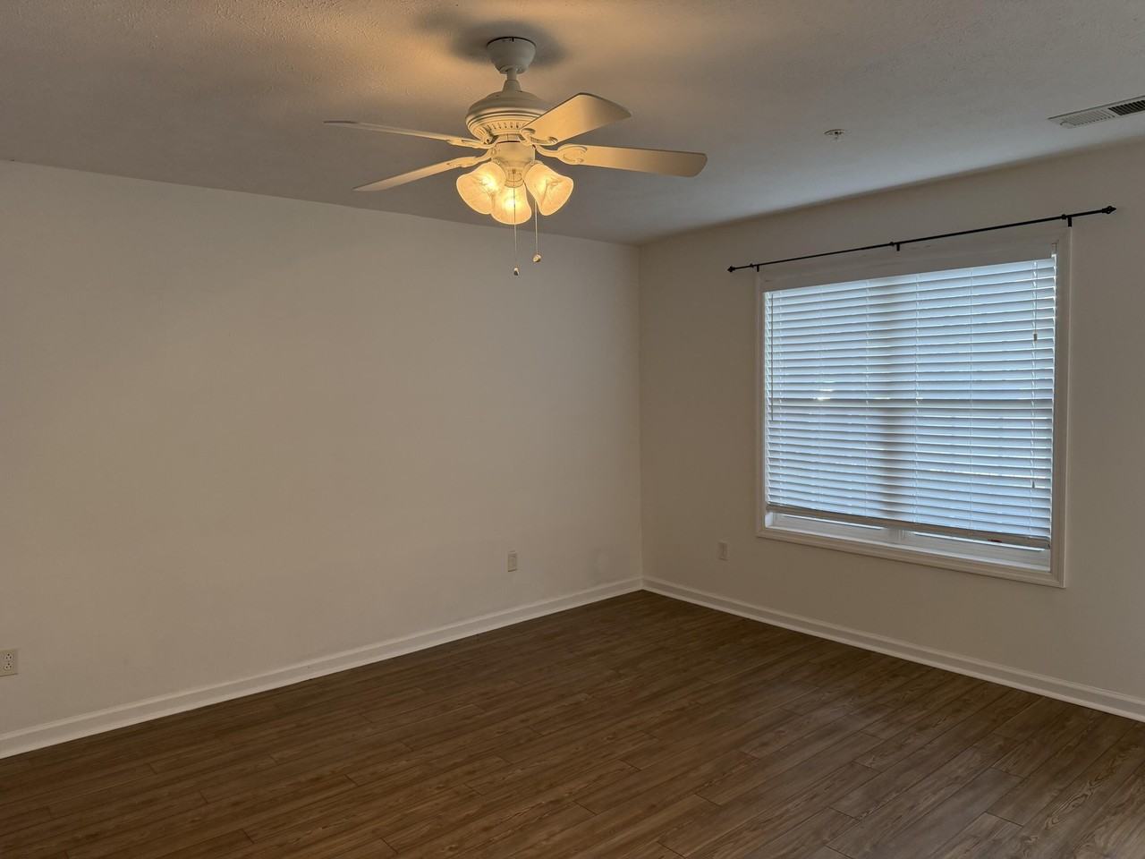640 Date Palm Cir - Photo 4 of 23