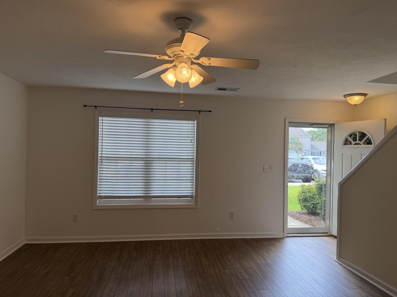 640 Date Palm Cir - Photo 5 of 23