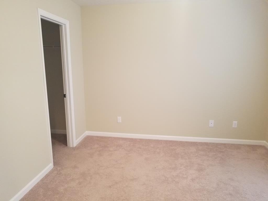 423 Tarsel Ct - Photo 4 of 14
