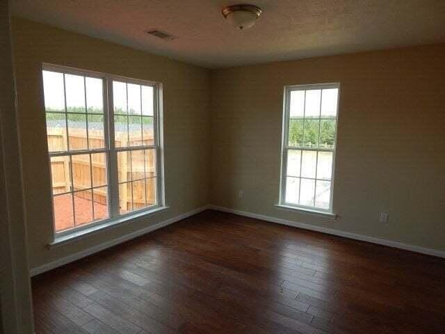 212 Bobwhite Dr - Photo 4 of 8