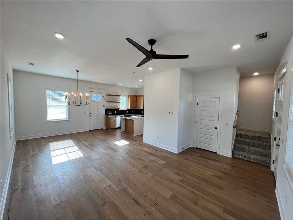 5456 Hackett St - Photo 3 of 19