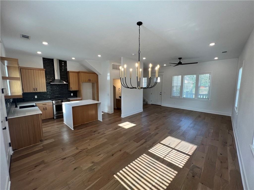 5456 Hackett St - Photo 4 of 19