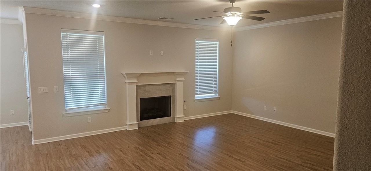 302 S Emerald Woods Run - Photo 2 of 17
