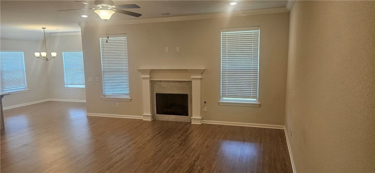 302 S Emerald Woods Run - Photo 3 of 17