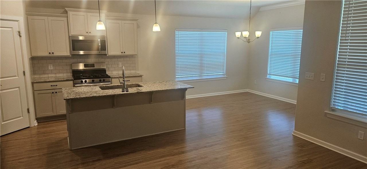 302 S Emerald Woods Run - Photo 4 of 17