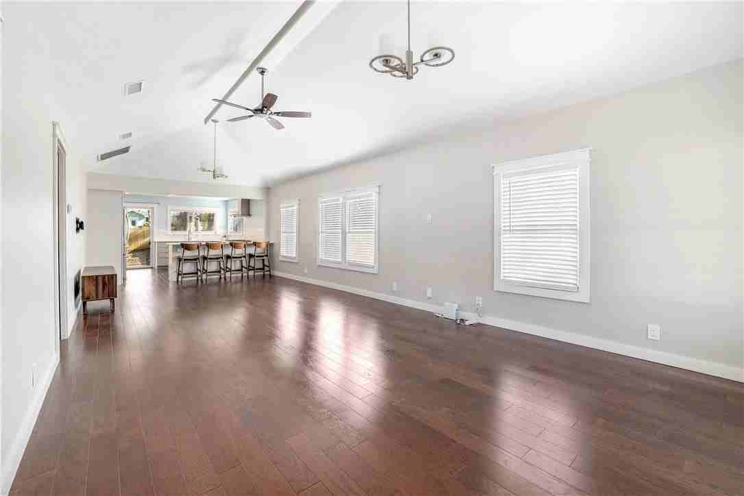 416 S College Ave - Photo 3 of 16