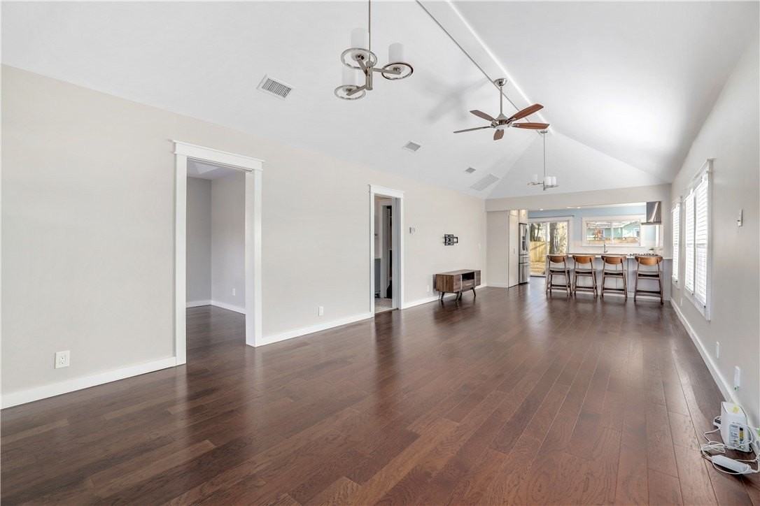 416 S College Ave - Photo 4 of 16