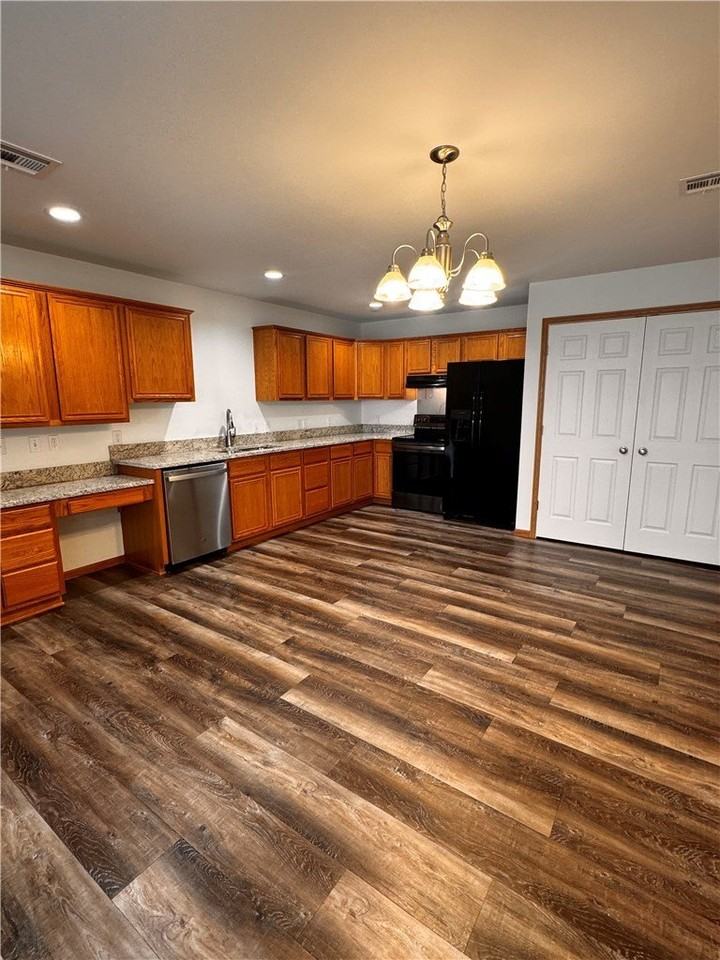 19 Holly Dr #A - Photo 4 of 17