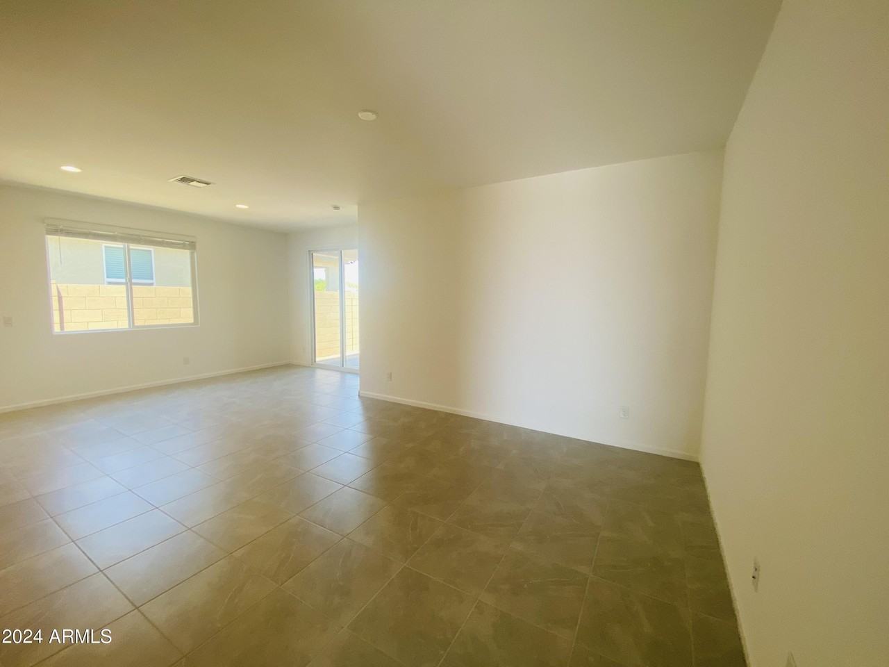 5531 S 23rd Dr - Photo 5 of 18