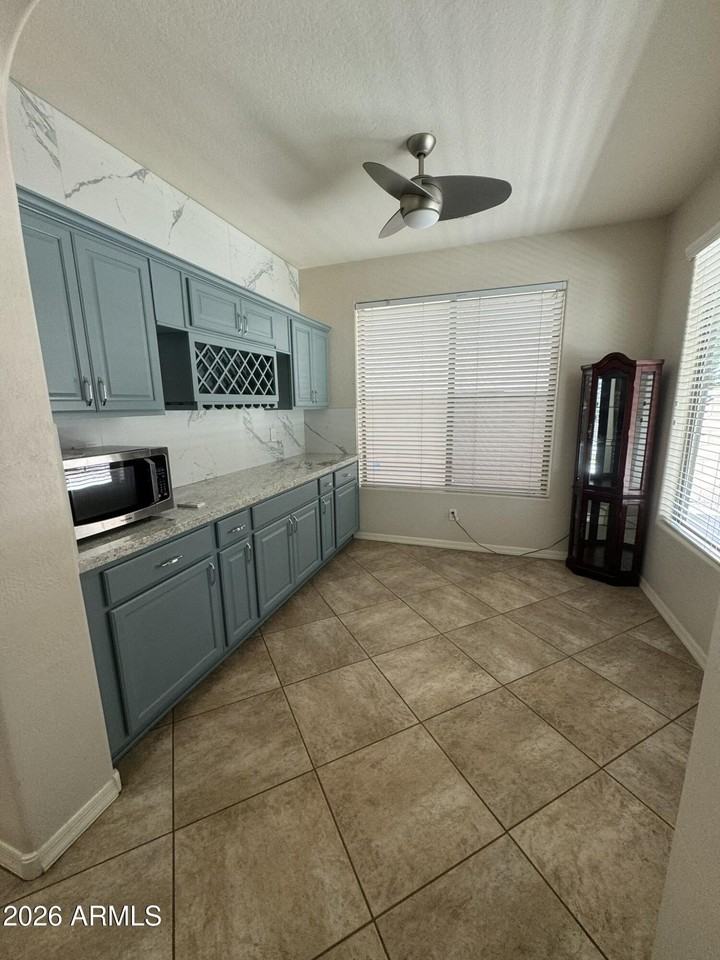 419 W Balsam Dr - Photo 7 of 32