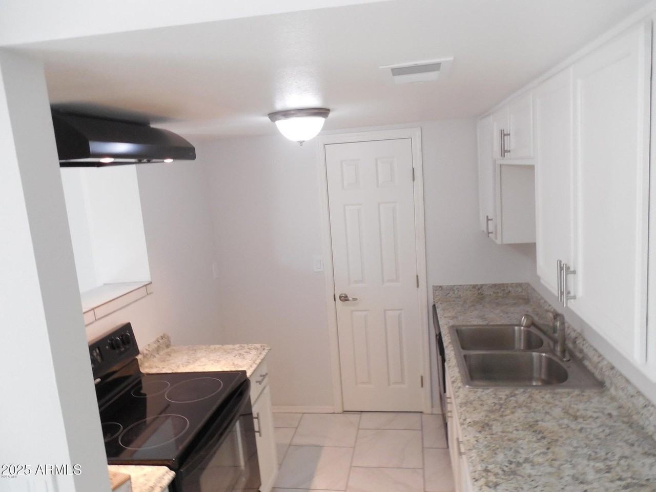 4712 E Broadway Rd - Photo 3 of 14