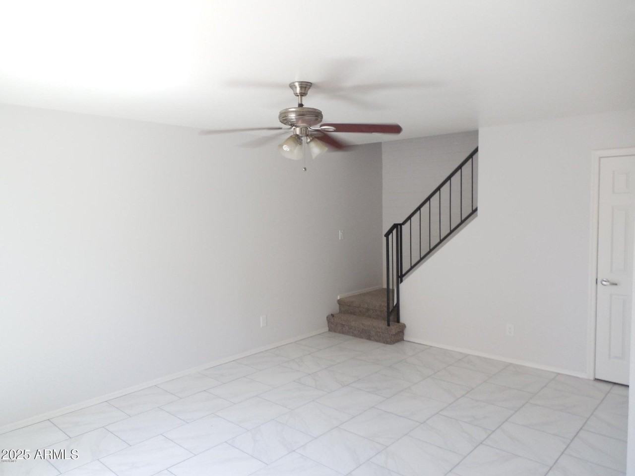 4712 E Broadway Rd - Photo 5 of 14