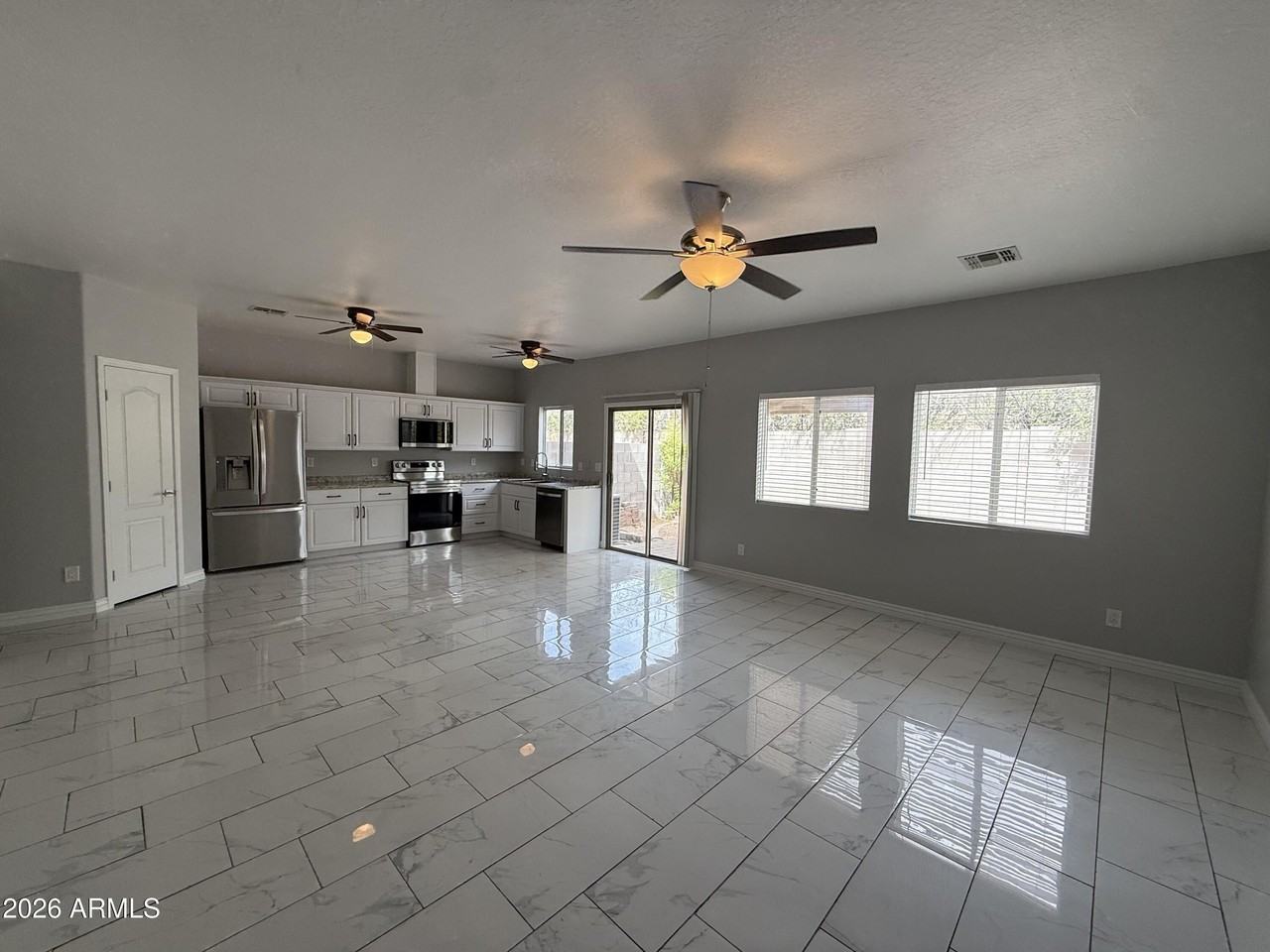 10823 N 70th Ave - Photo 3 of 24