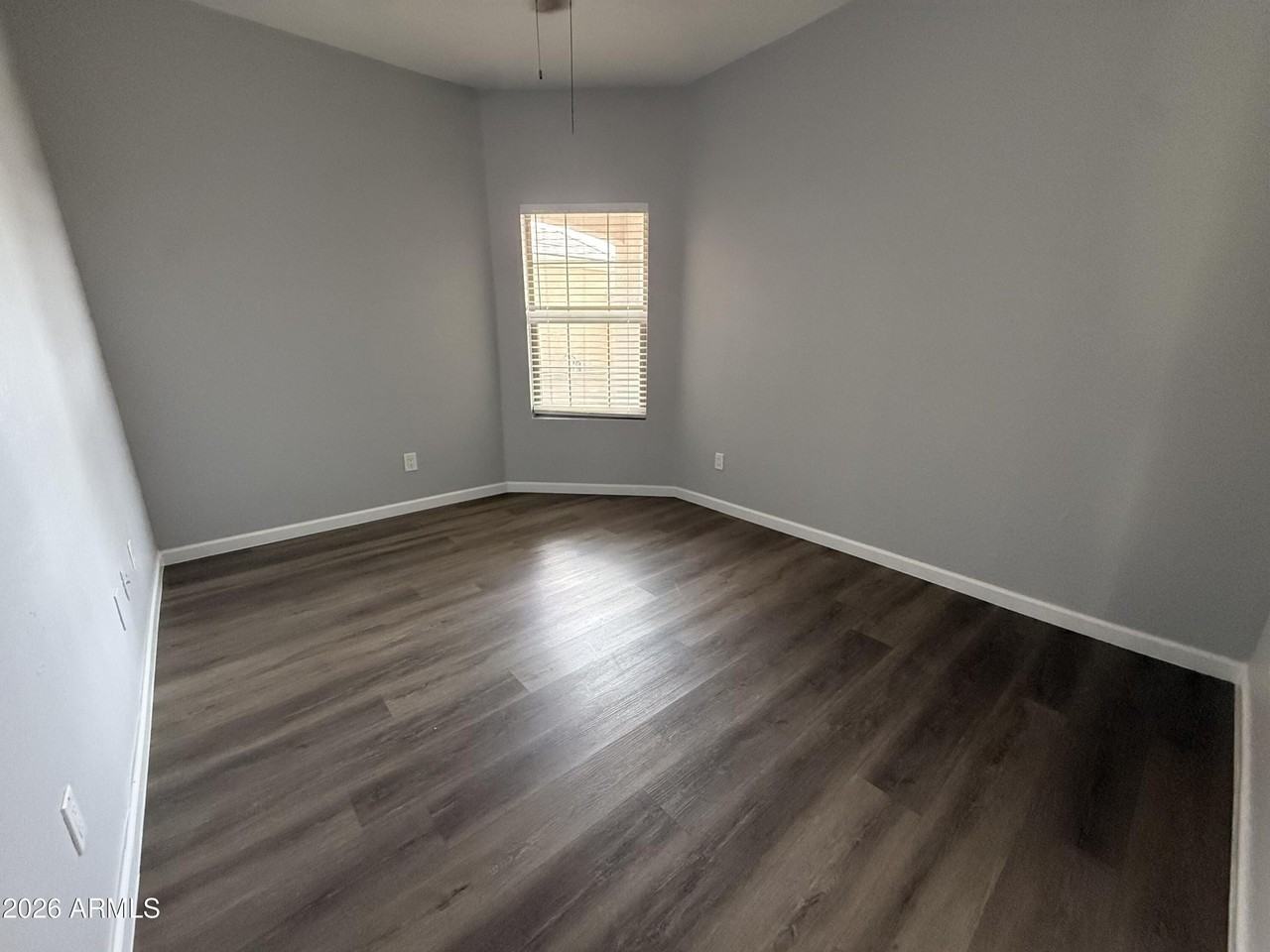 10823 N 70th Ave - Photo 6 of 24