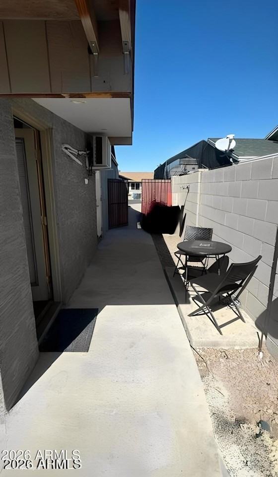 841 W Watson Dr - Photo 2 of 10